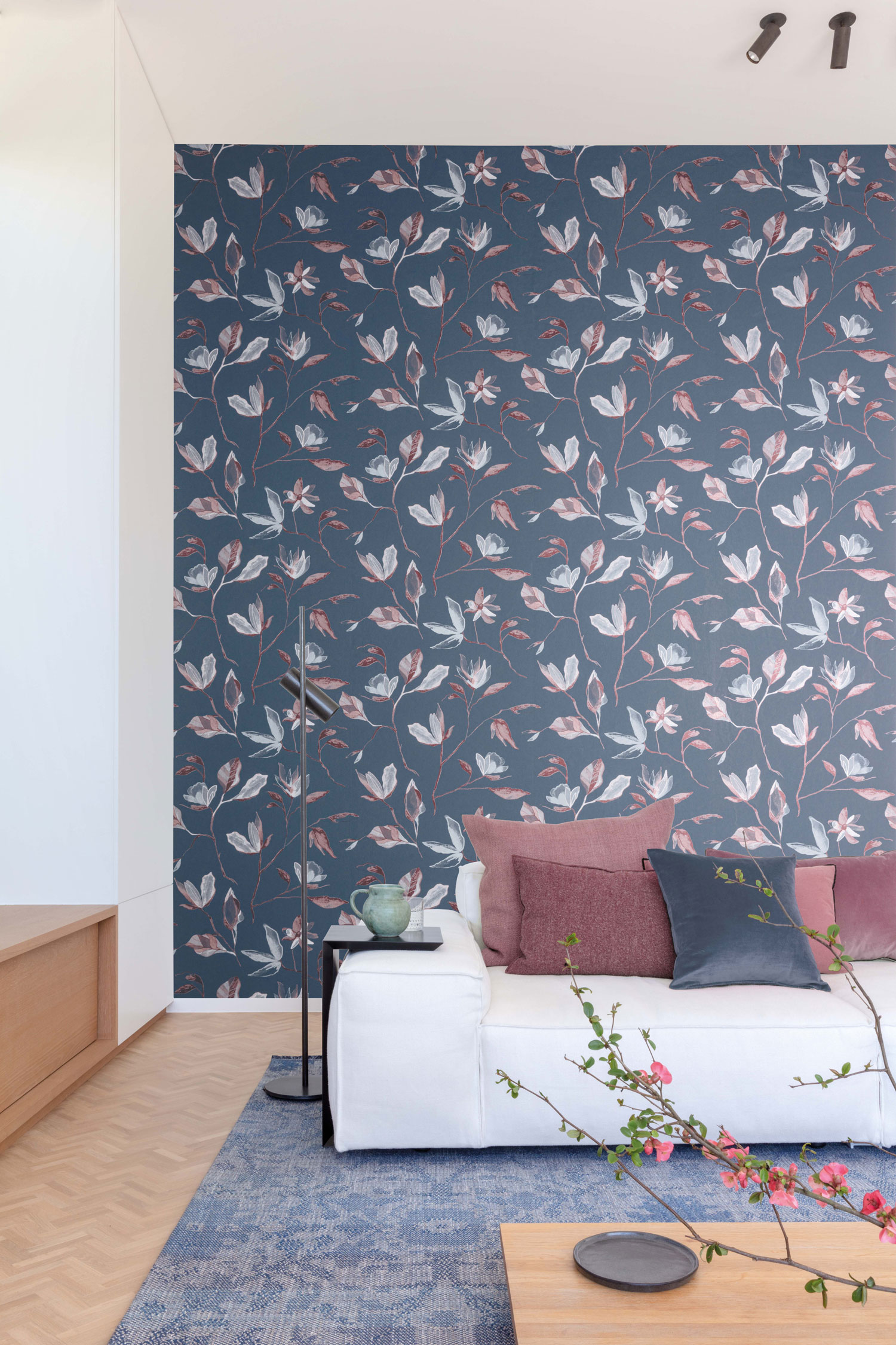 Blue non-woven floral wallpaper, ZEN008, Zen, Zoom by Masureel