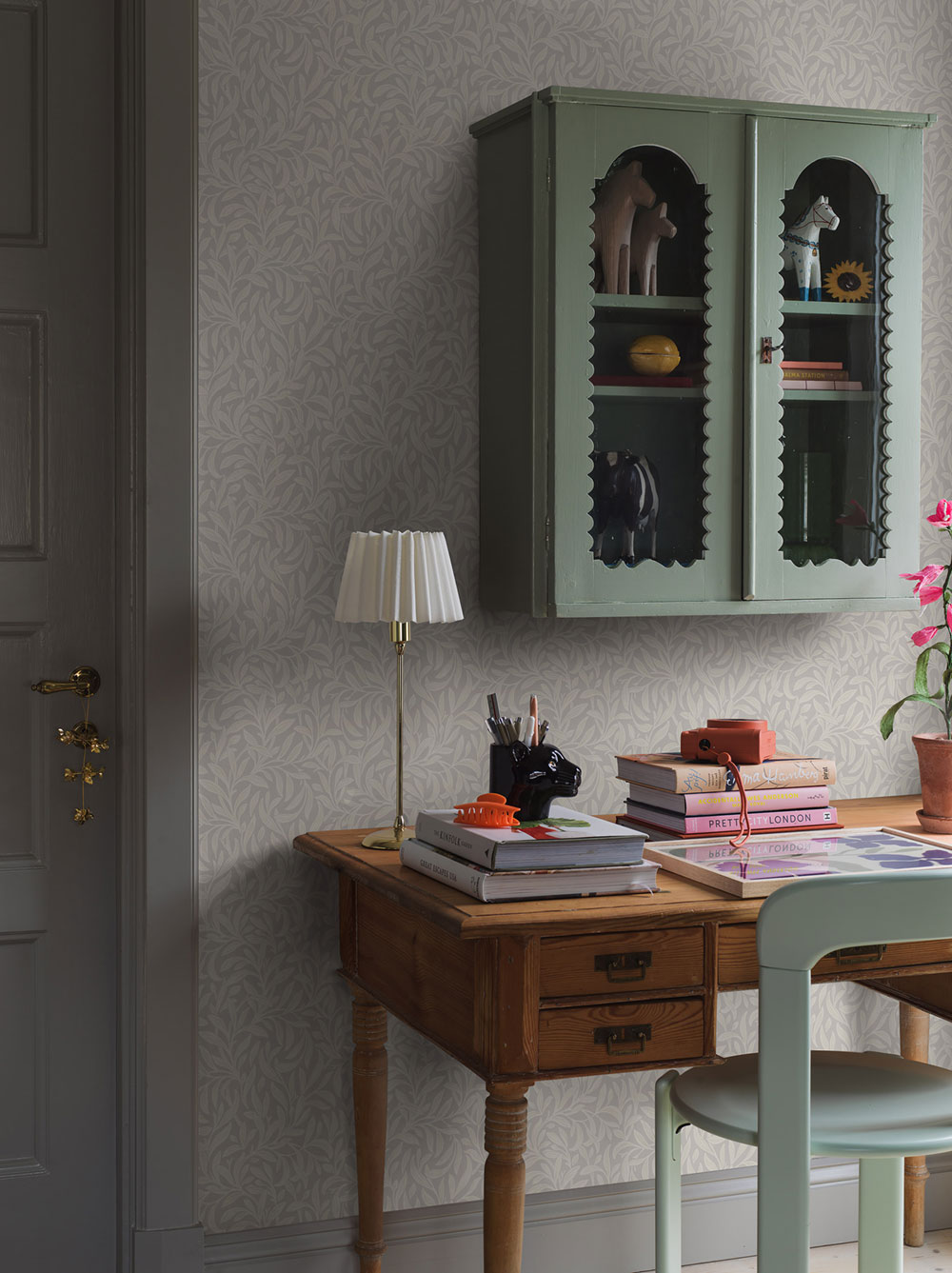 Wallpaper, grey, leaves, 4833, New Heritage, Borastapeter