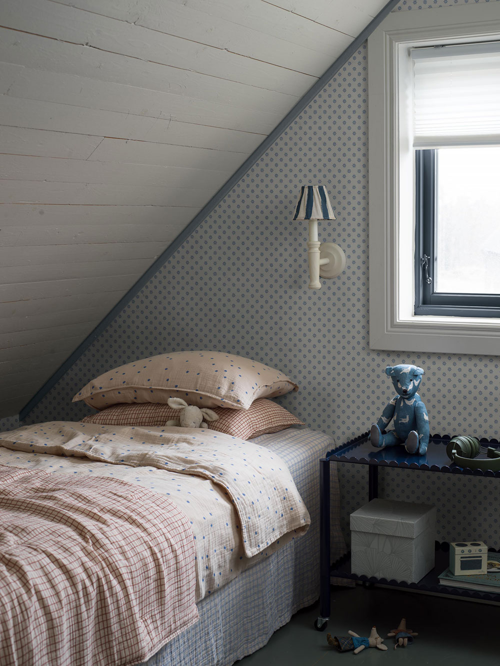 Wallpaper, white-blue, flowers, 5810, Nordic Folk, Borastapeter