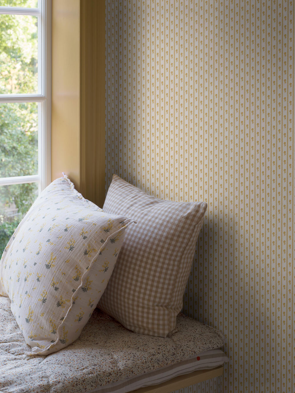 Wallpaper, yellow, flowers, stripes, 6953, Osterlen, Borastapeter