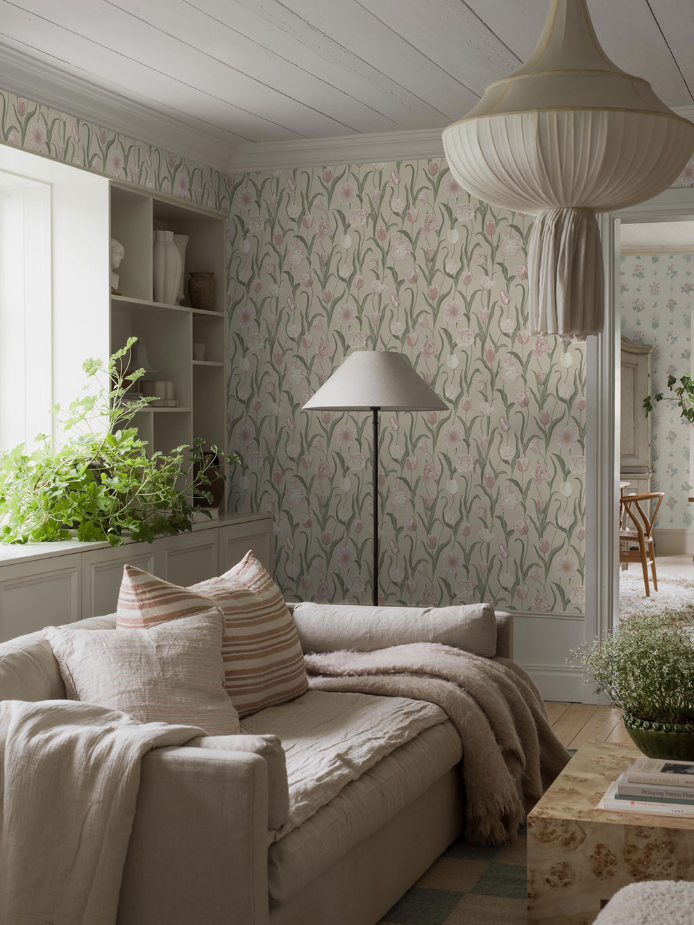 Wallpaper, beige, flowers, tulips, 6970, Osterlen, Borastapeter