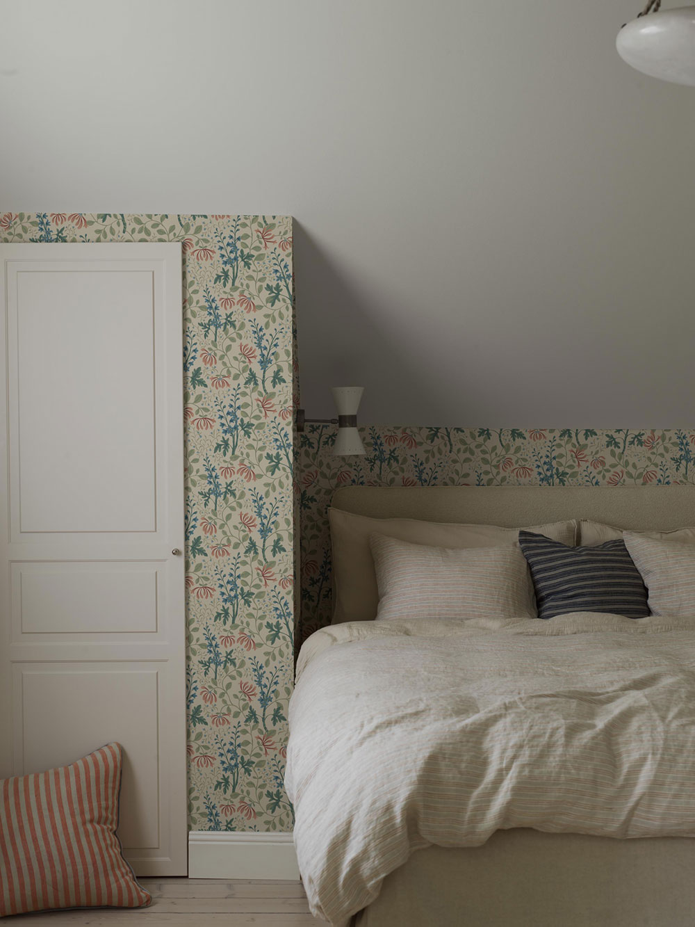 Wallpaper, beige, flowers, leaves, 6985, Osterlen, Borastapeter