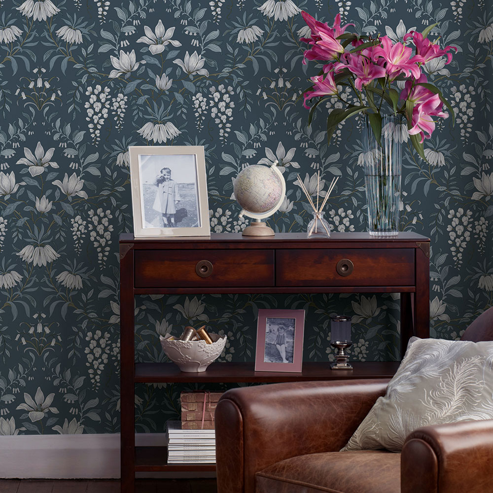 Non-woven wallpaper flowers 113404, Laura Ashley, Graham & Brown